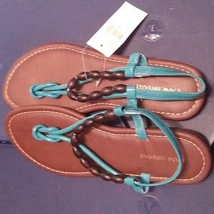 LB 8W TURQUOISE BEADED STRETCH BACK SANDAL